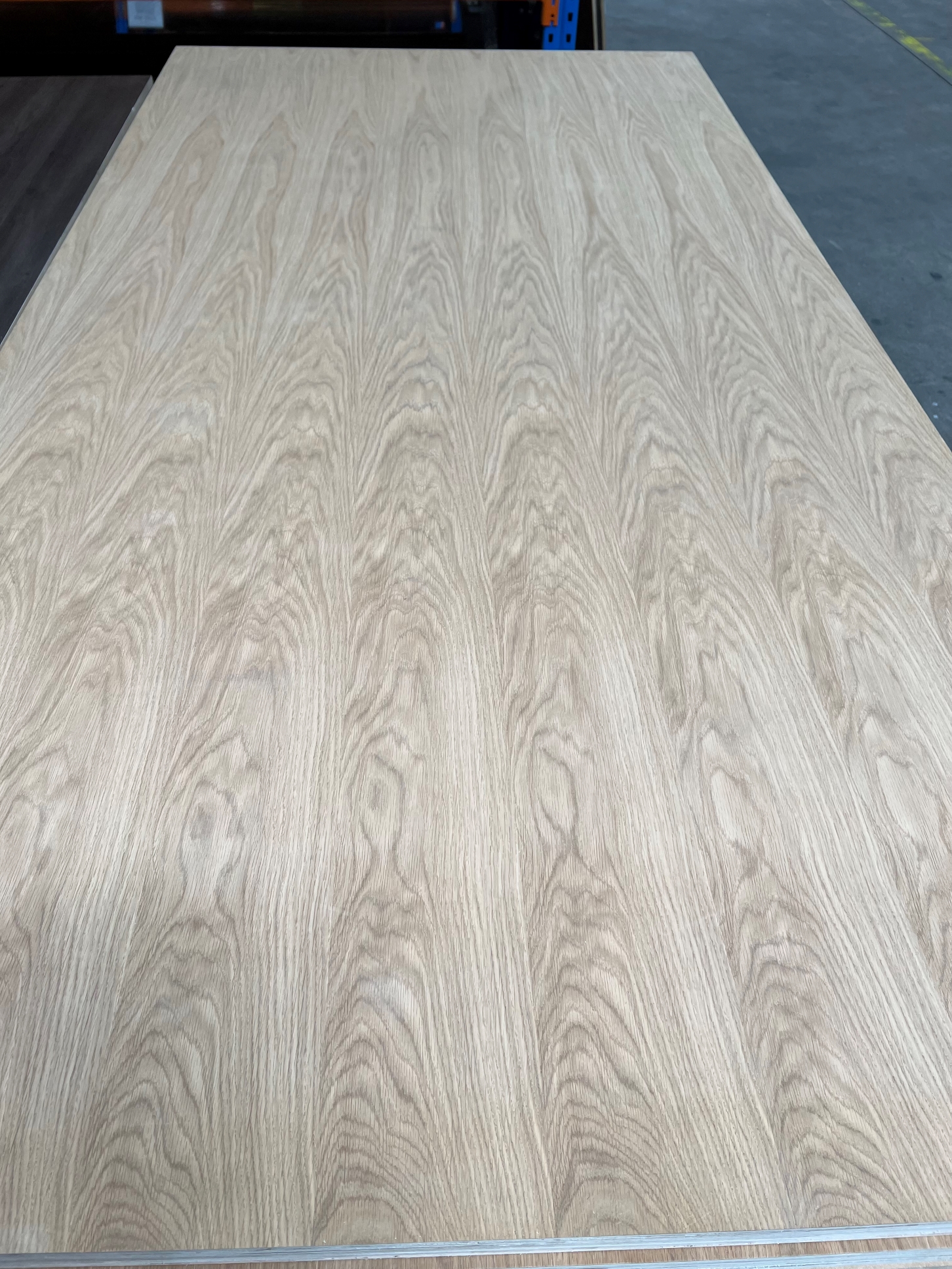 American White Oak on Plywood Crown Cut 1F 2390x1190x34mm